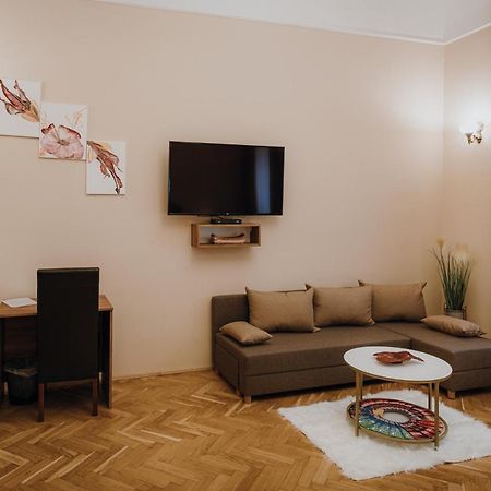 Dozsa Apartman Szeged Eksteriør bilde
