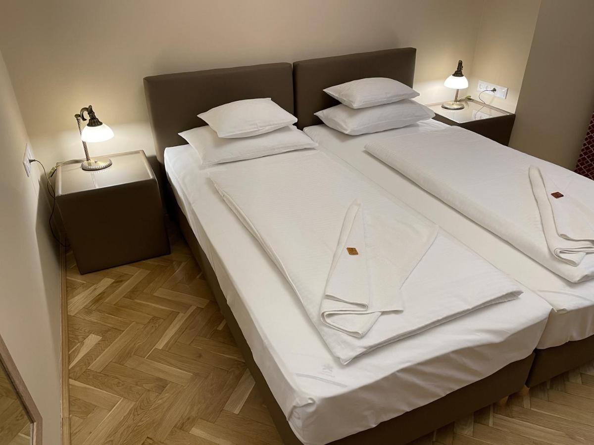 Dozsa Apartman Szeged Eksteriør bilde