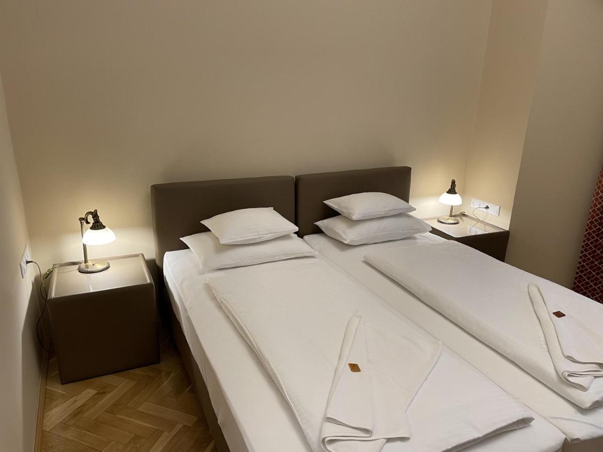 Dozsa Apartman Szeged Eksteriør bilde
