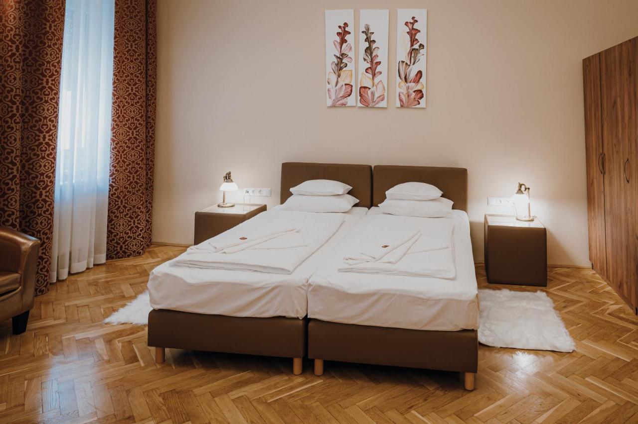 Dozsa Apartman Szeged Eksteriør bilde