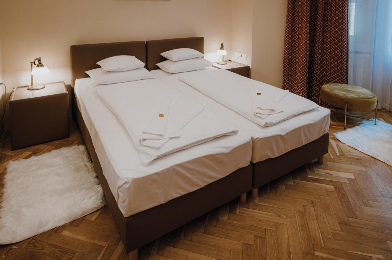Dozsa Apartman Szeged Eksteriør bilde