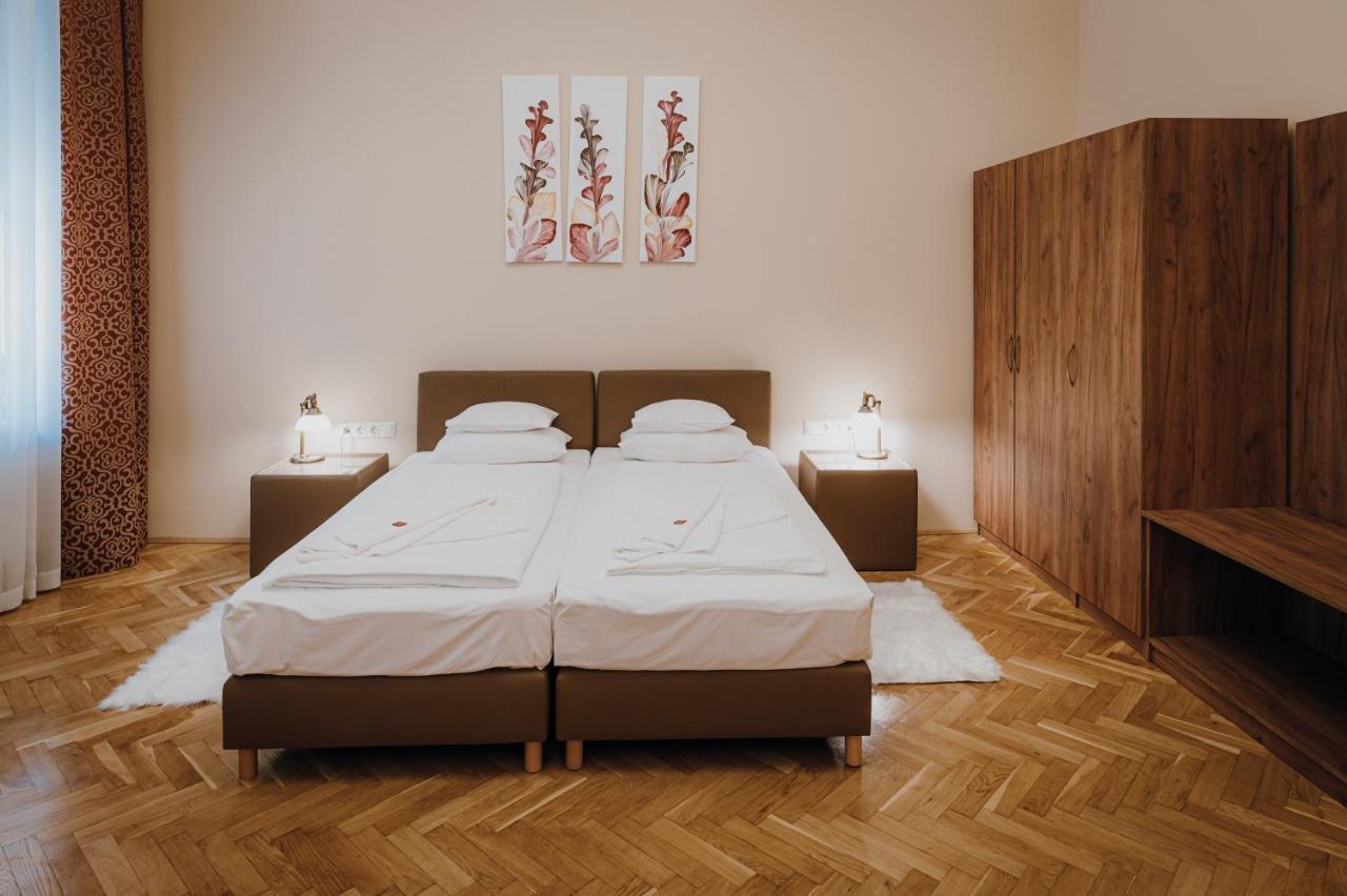 Dozsa Apartman Szeged Eksteriør bilde