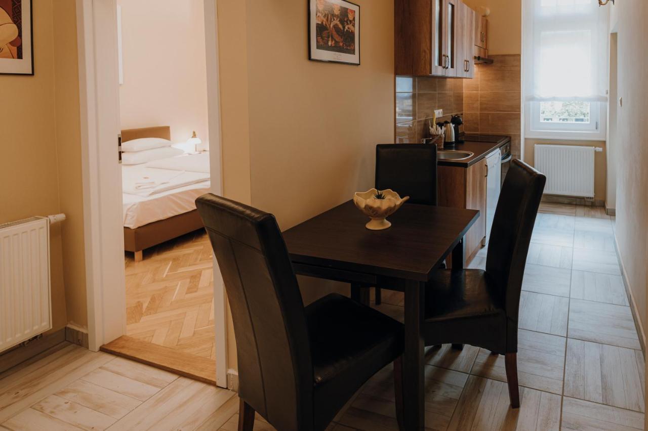 Dozsa Apartman Szeged Eksteriør bilde